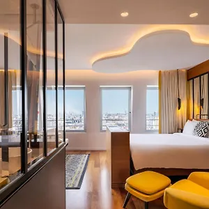 Renaissance Republique & Hotel
